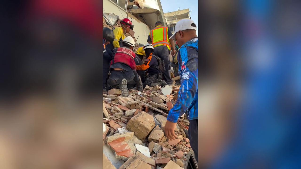 Video thumbnail for Venezuela: Rescue efforts continue in Caracas as Venezuela earthquake death toll rises to 235.