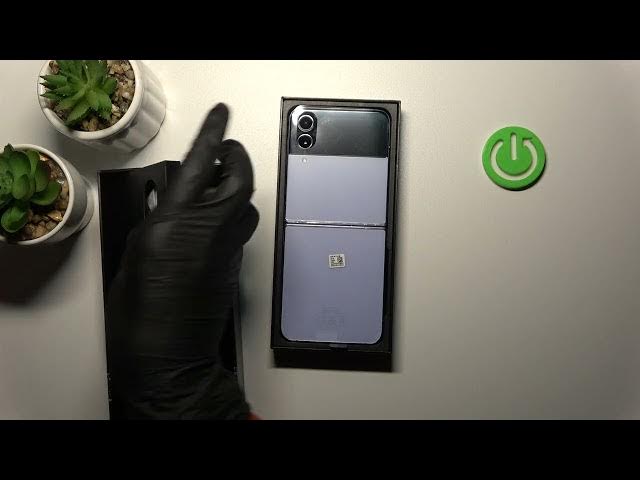 Video thumbnail for Samsung Galaxy Z Flip4 All Box Accessories - Unboxing