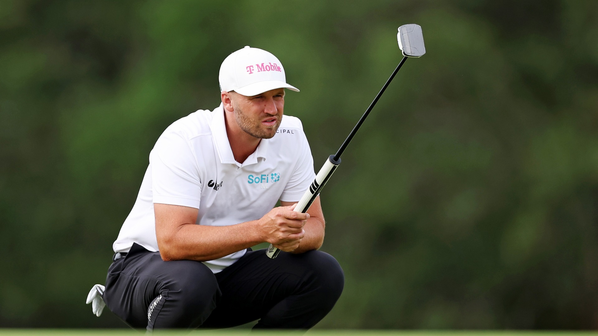 Video thumbnail for Wyndham Clark Wins Over USA Crowd with Surprise Jersey Move