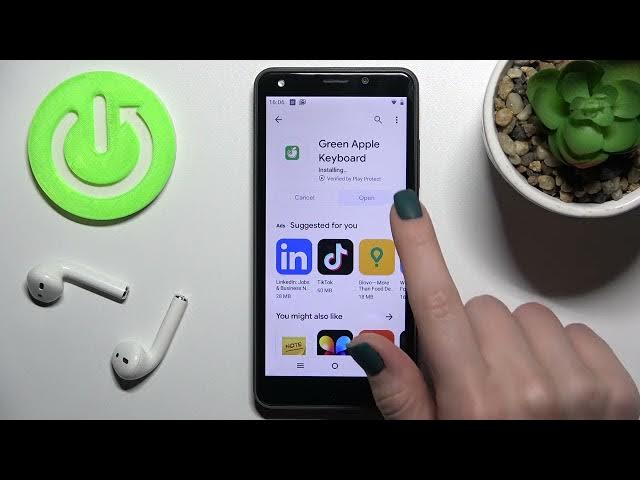 Video thumbnail for STK Life 9 - How To Install And Enable (iPhone) Green Apple Keyboard