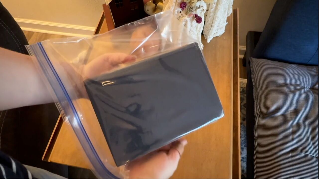 Video thumbnail for Turn an old book into THIS for your bedroom!