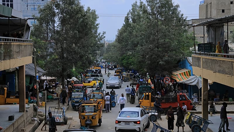 Video thumbnail for Tigray drone strikes continue as life resumes in Mekelle