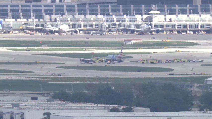 Video thumbnail for Flight from LGA lands in Chicago with 2 blown tires