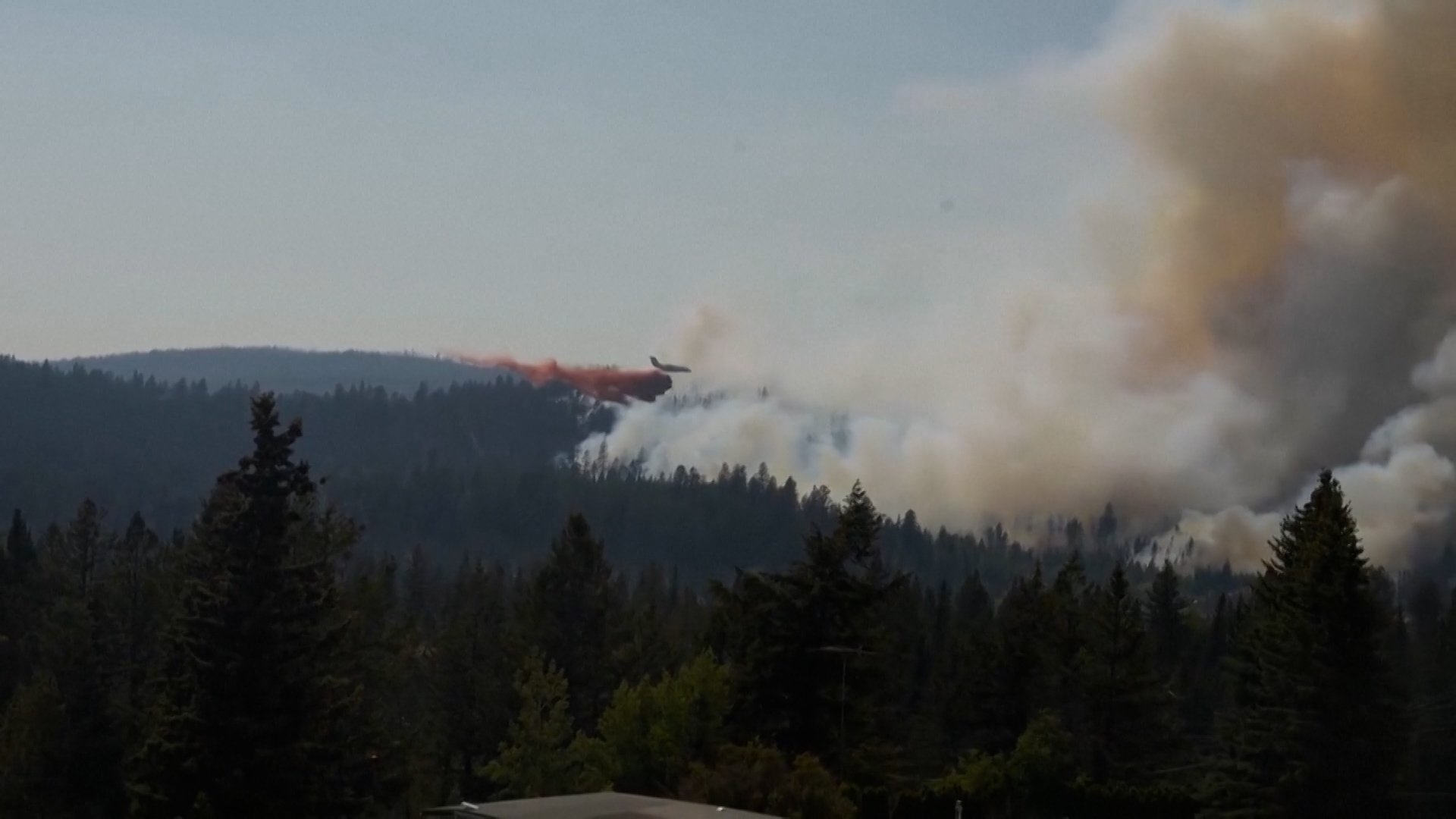 Video thumbnail for Wildfires force mass evacuations across the Pacific Northwest