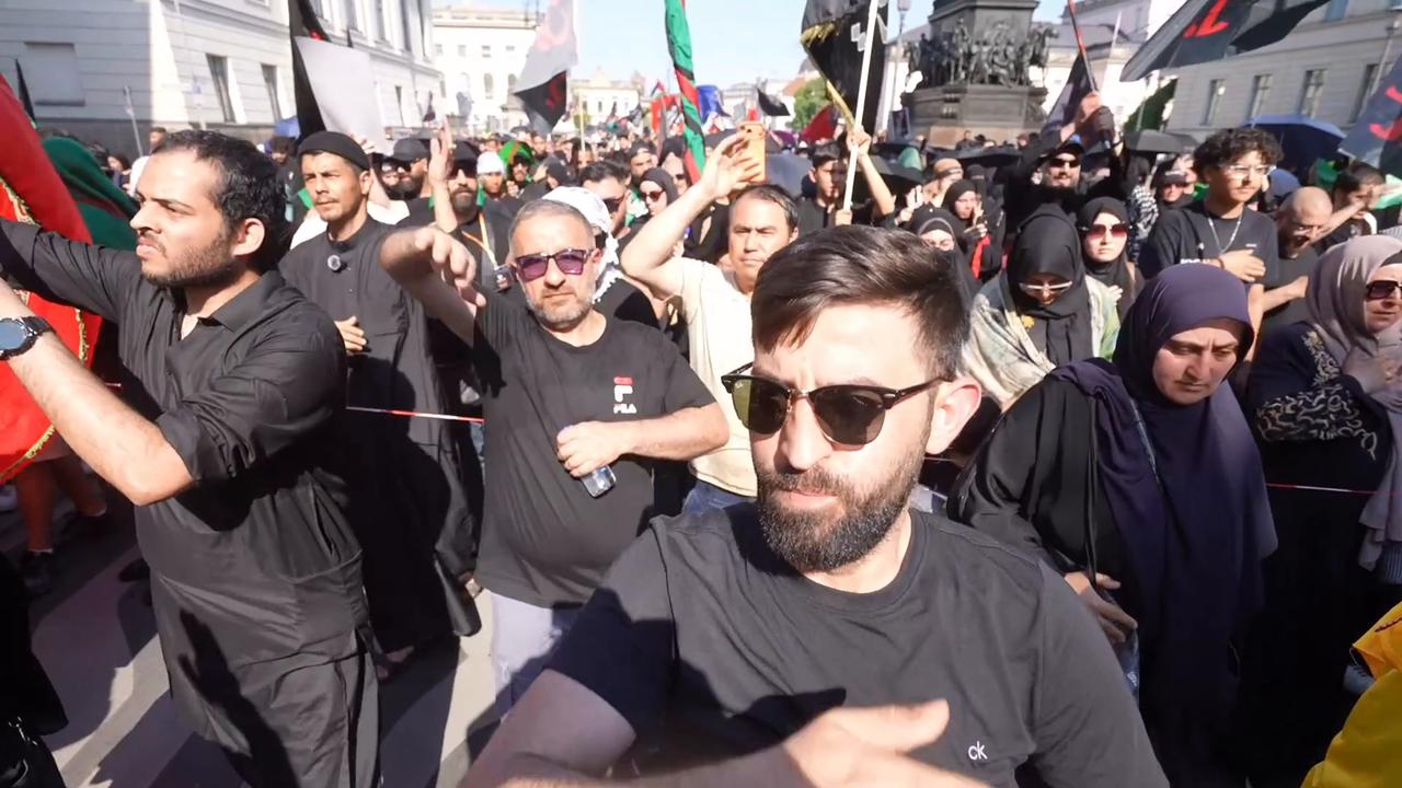 Video thumbnail for Germany: Shia Muslims hold Muharram mourning procession in Berlin.