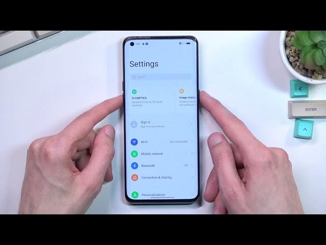 Video thumbnail for OPPO Find X5 Pro How to Take Screenshot