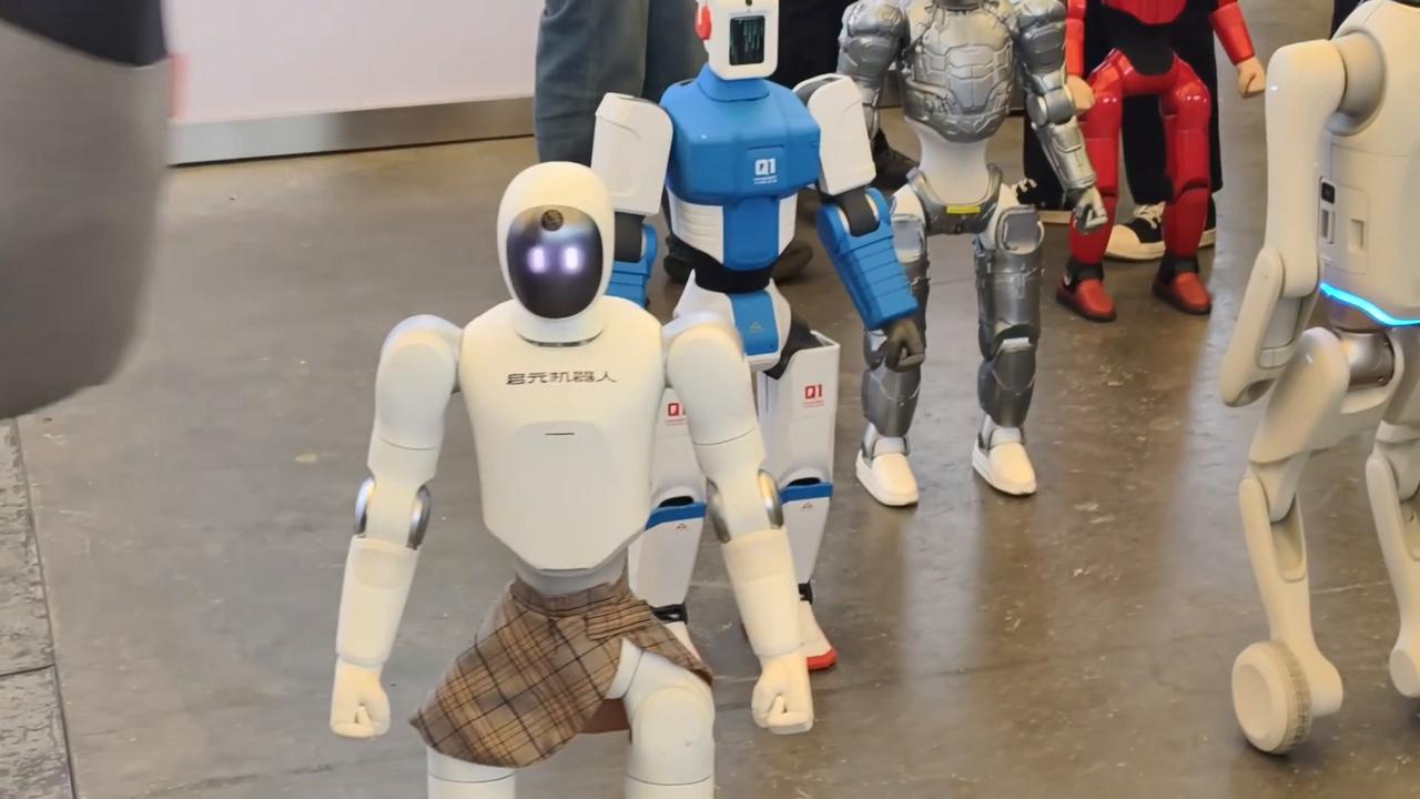 Video thumbnail for China: PRIMEBOT Mini Robot.