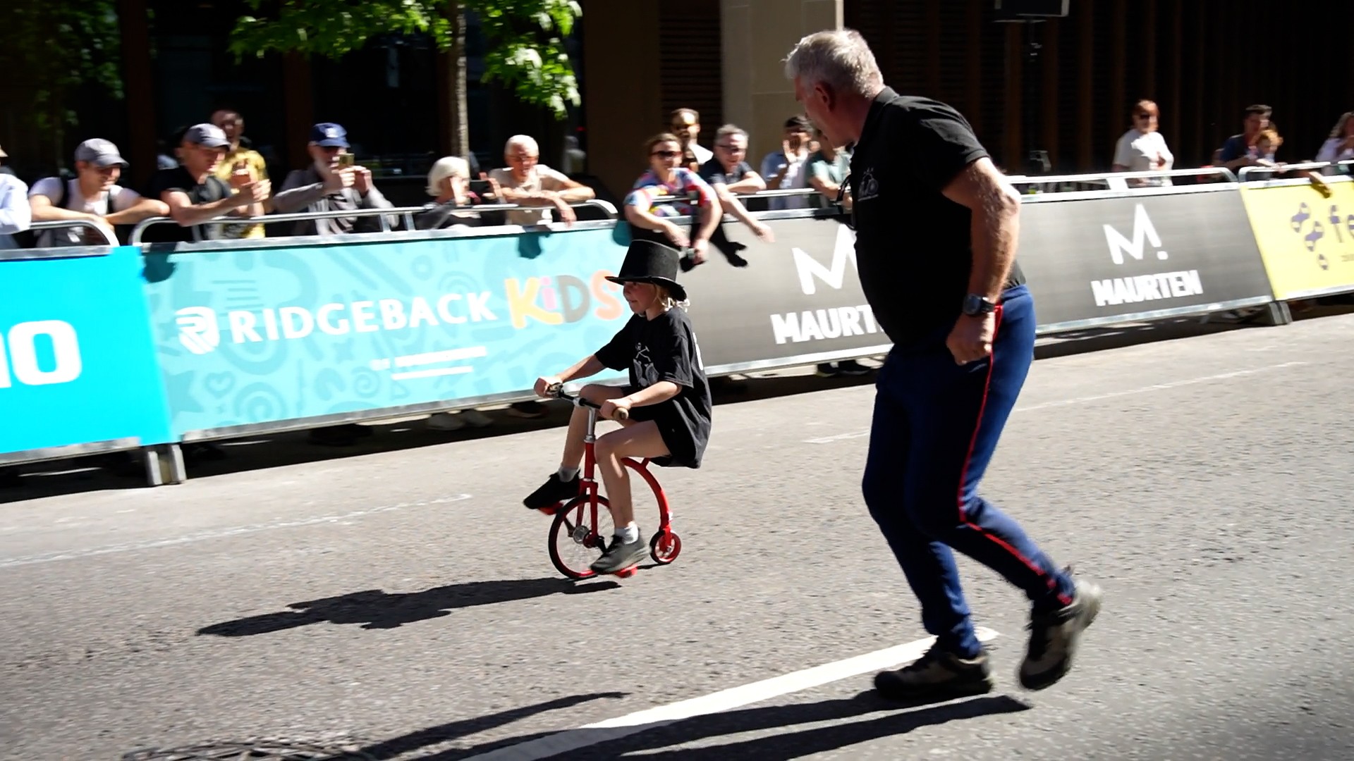 Video thumbnail for Smallest rideable penny farthing - 29 cm front wheel (11.4 in) built by Dan Bolwell
