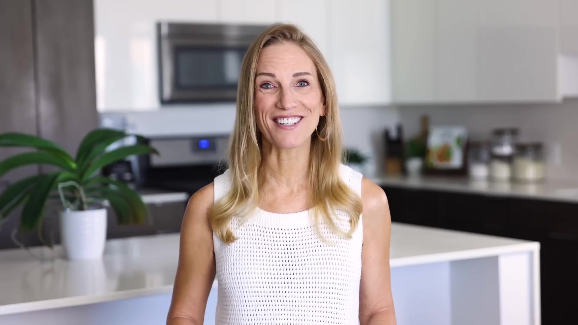 Video thumbnail for 55.KUNG PAO CHICKEN - I'm obsessed with this stir fry recipe! (1080p 24fps)