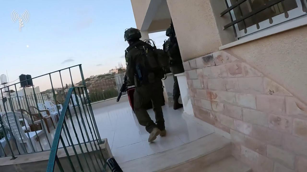 Video thumbnail for IDF Central Command Reviews Deployment of Division 98 in West Bank.