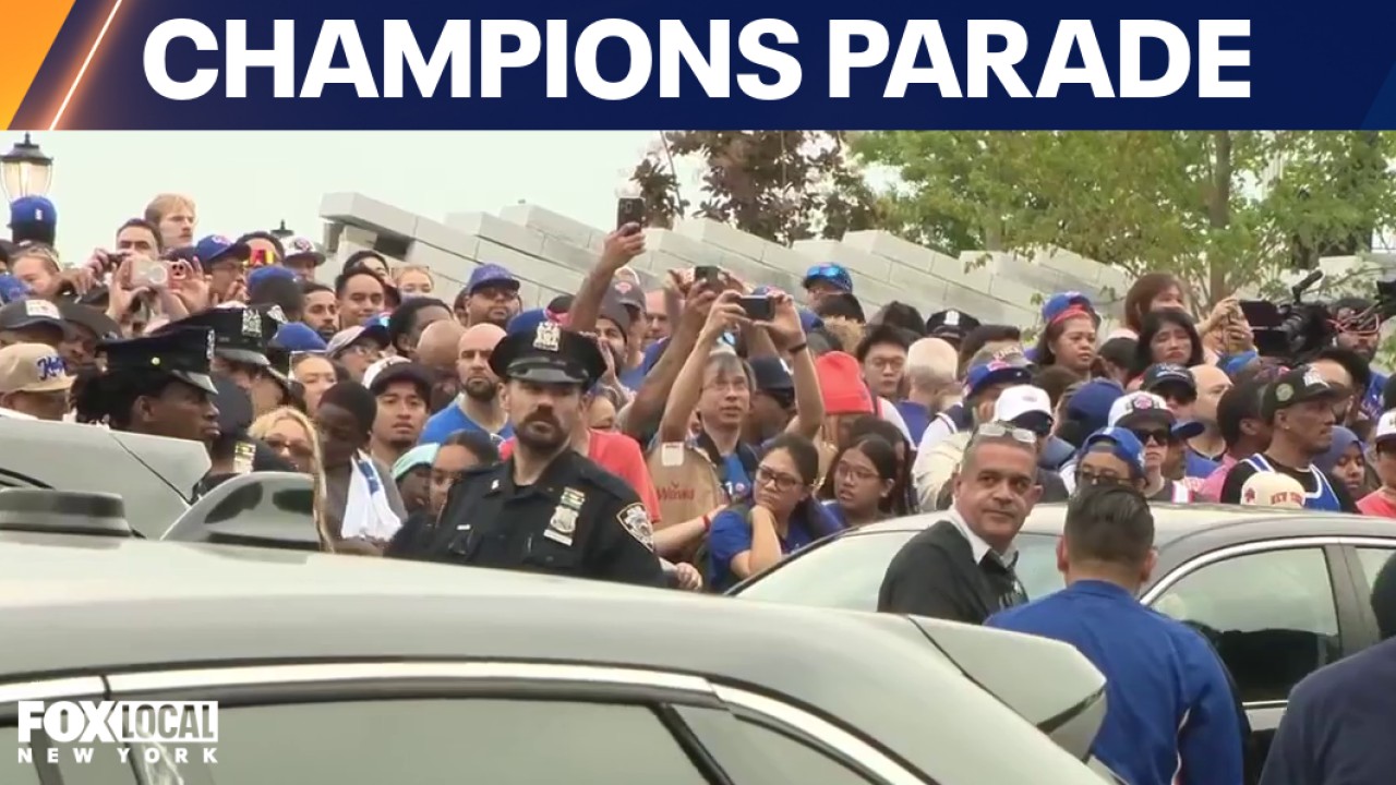 Video thumbnail for Knicks championship parade ALREADY taking over New York City