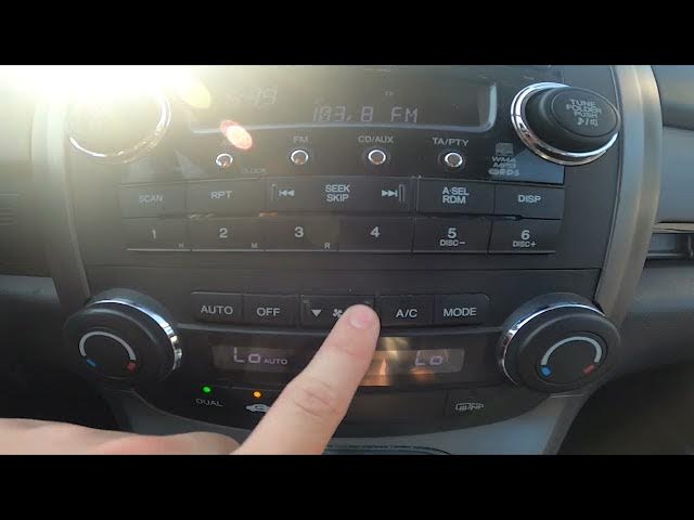 Video thumbnail for How to Turn the Climate Control Off in Honda CR-V III ( 2006 – 2012 )