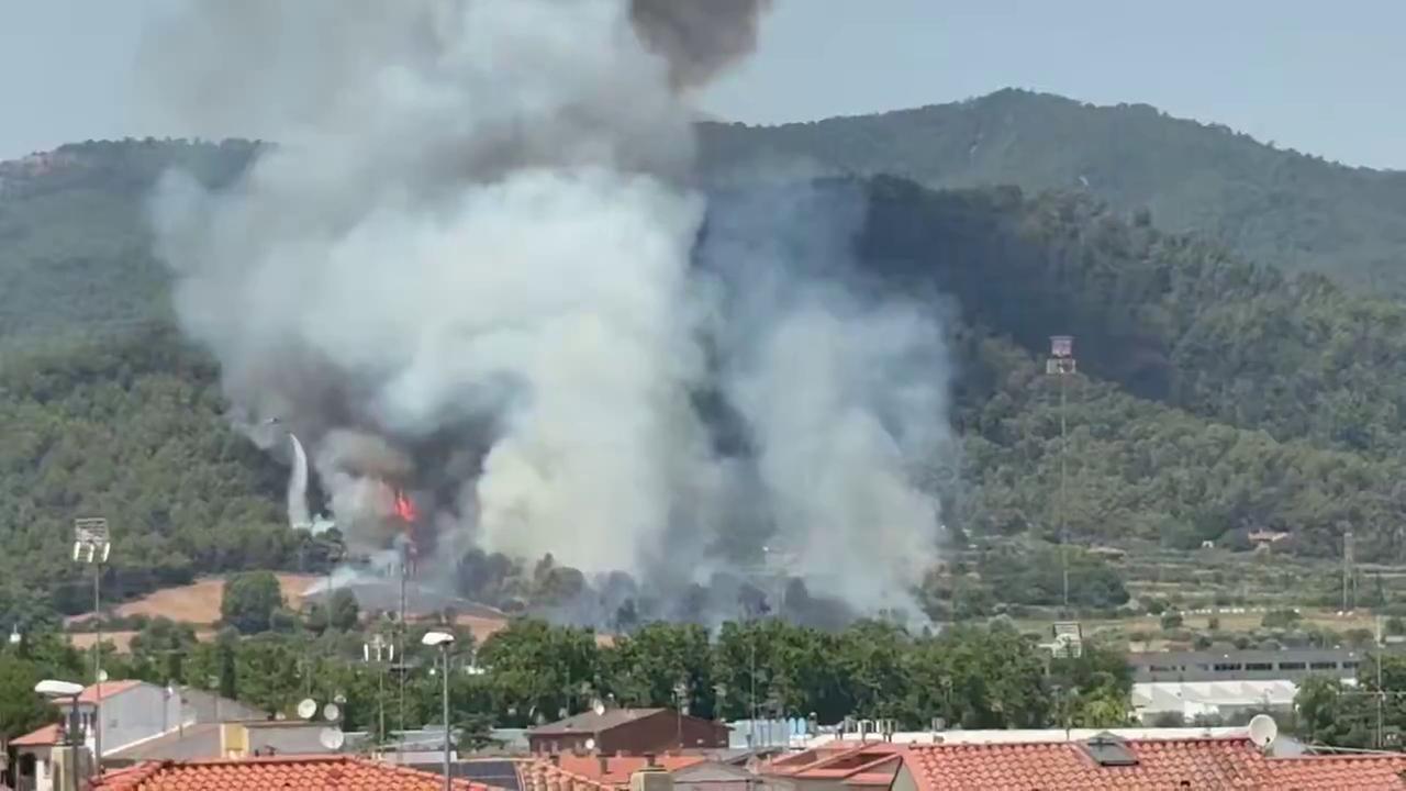 Video thumbnail for Spain: Sentmenat Fire Forces Evacuations Amid Catalonia Blazes.