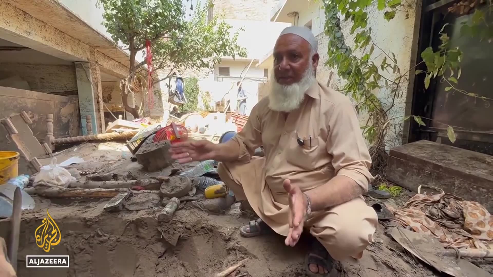 'Video thumbnail for Pakistan flood survivors slam govt's slow response and lack of advance warning'