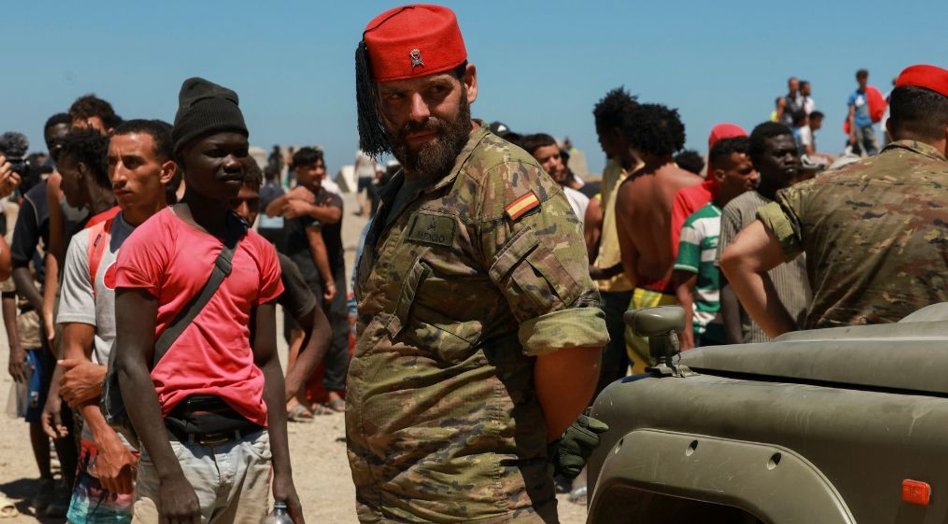 Video thumbnail for Thousands of migrants remain stranded in Spain's Ceuta after mass border crossing