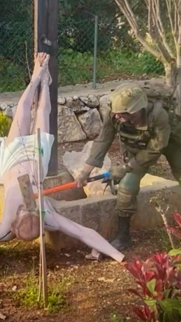 Video thumbnail for Israeli soldiers jailed for smashing Jesus statue, while war crimes go unpunished