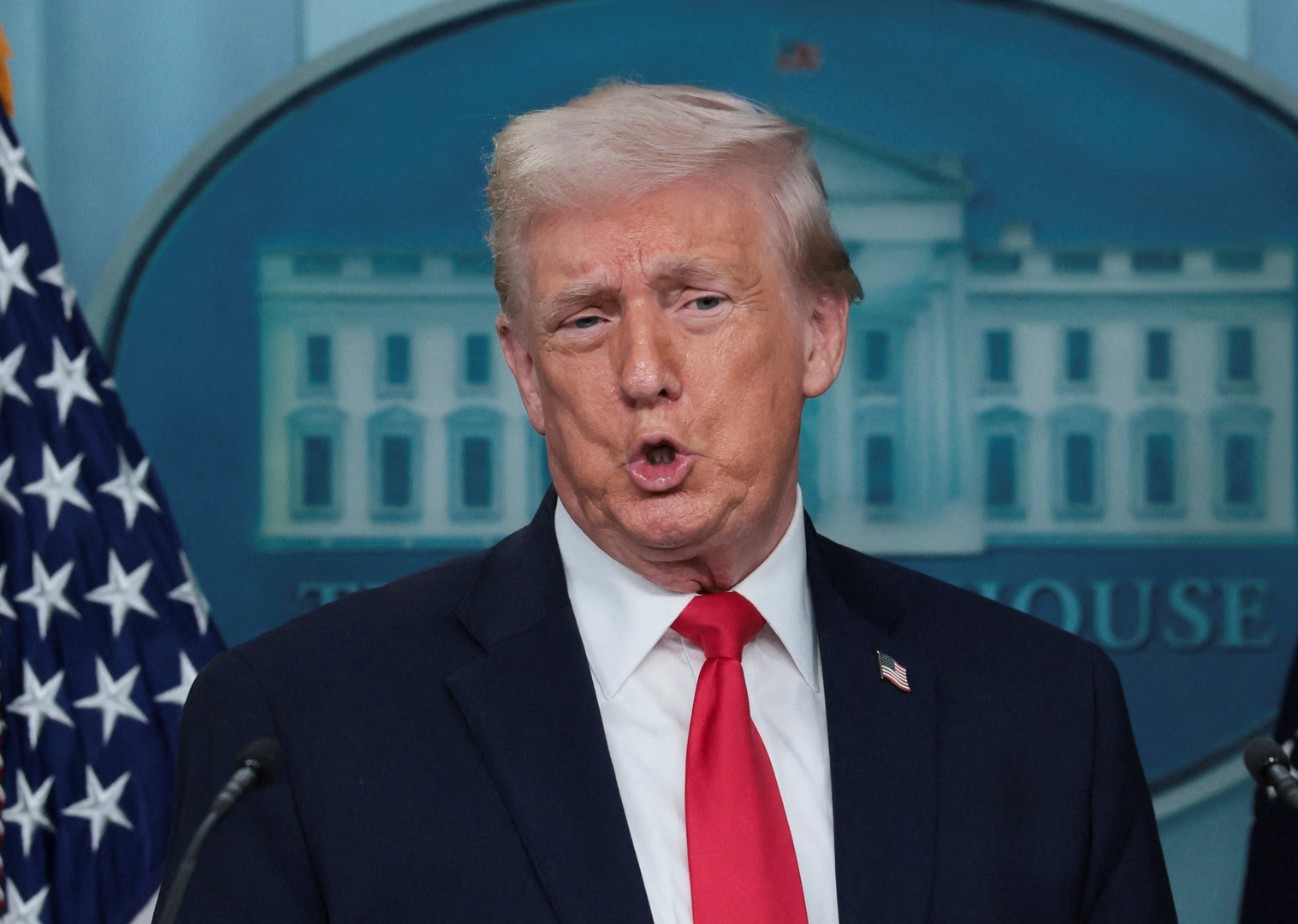 Video thumbnail for ‘Somalia is not even a country’, Trump says in anti-immigrant ramble