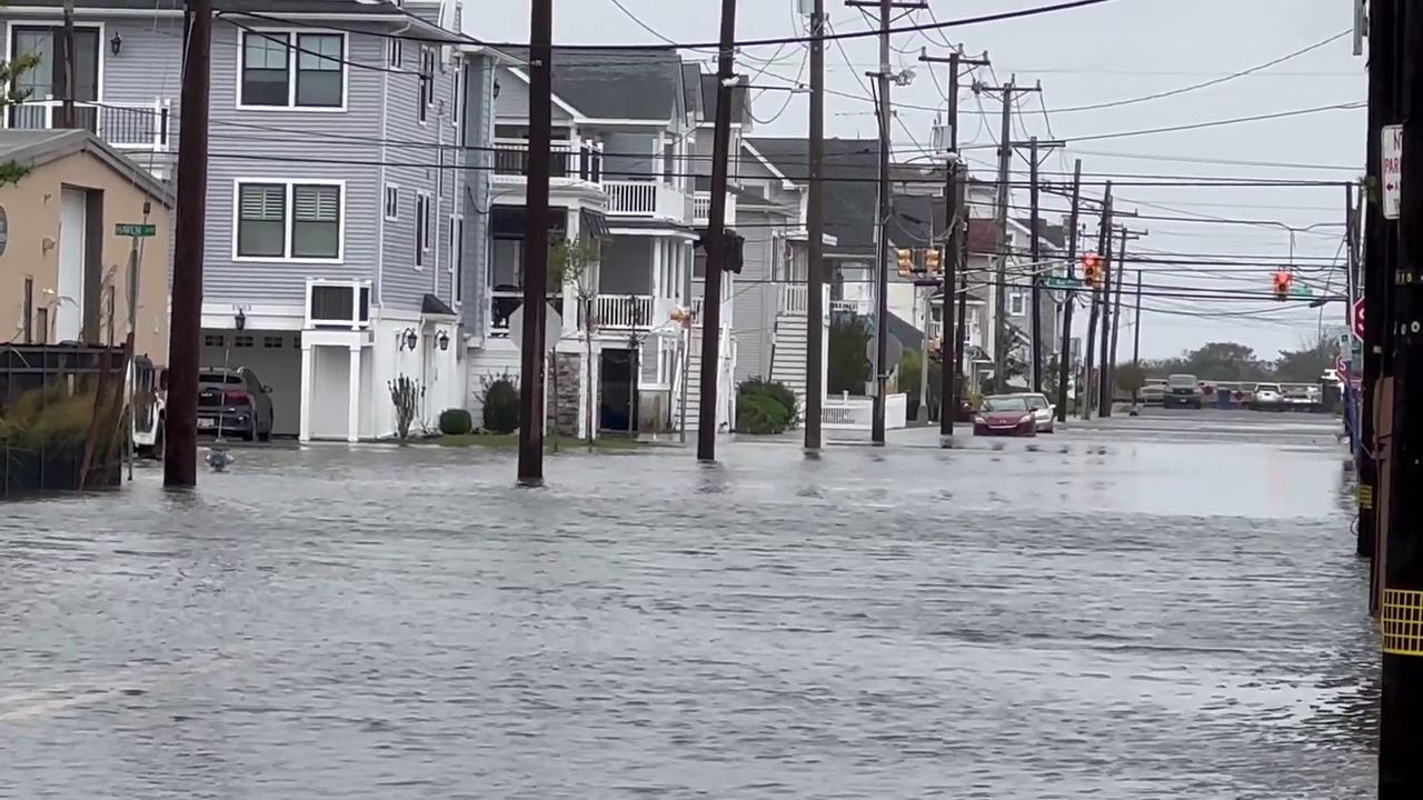 Video thumbnail for US: Coastal Flooding Hits New Jersey as Nor’easter Batters Northeast 10.