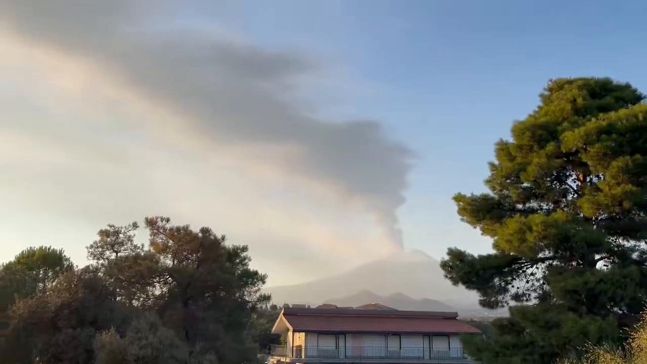Video thumbnail for Italy: Mount Etna Erupts, Smoke Plume Seen From Nearby Towns 2.