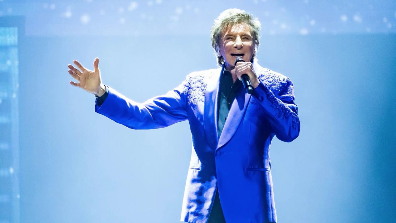 Video thumbnail for UNCAPTIONED: Barry Manilow cancels more Vegas shows amid cancer treatment.