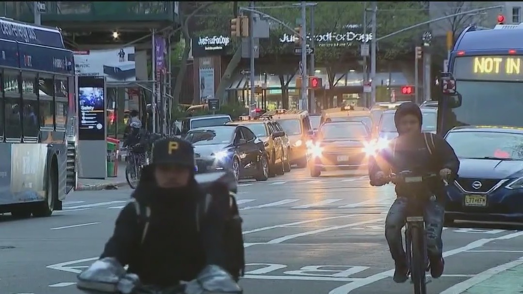 Video thumbnail for NYC DOT announces 'microhubs' for delivery trucks