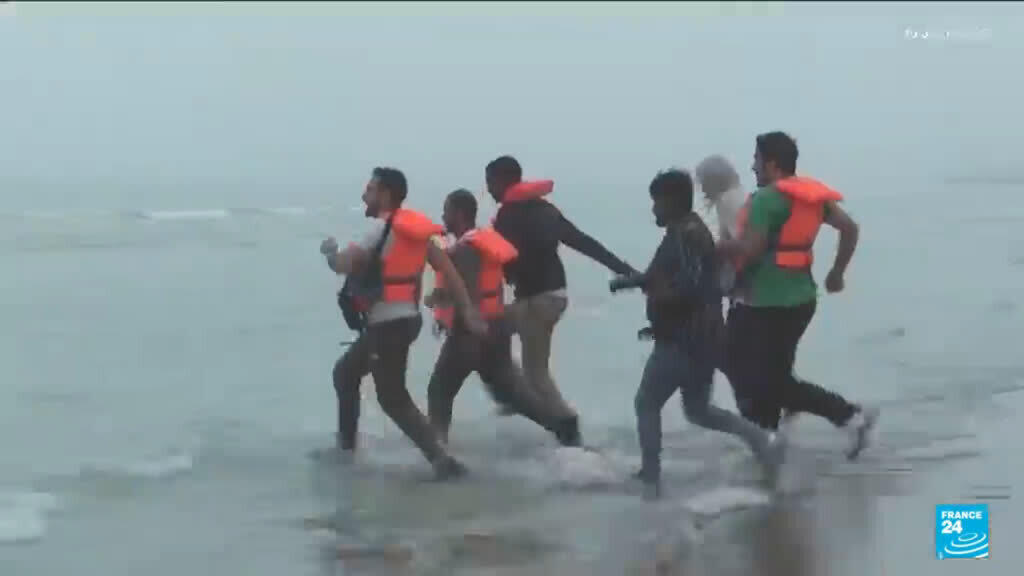 Video thumbnail for UK, France end 'on in, one out' Channel migrant exchange deal