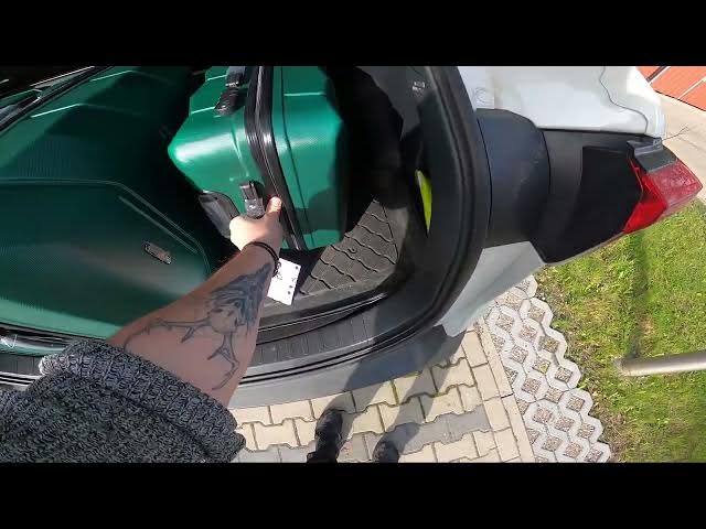 Video thumbnail for How Much Luggage will fit in the Trunk of Toyota RAV4 V ( 2018 – now ) | Trunk Capacity