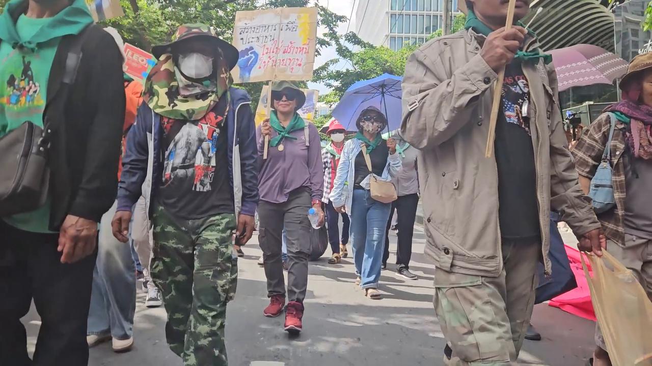 Video thumbnail for Thailand: Bangkok Rally IMF World Bank Meetings 38.