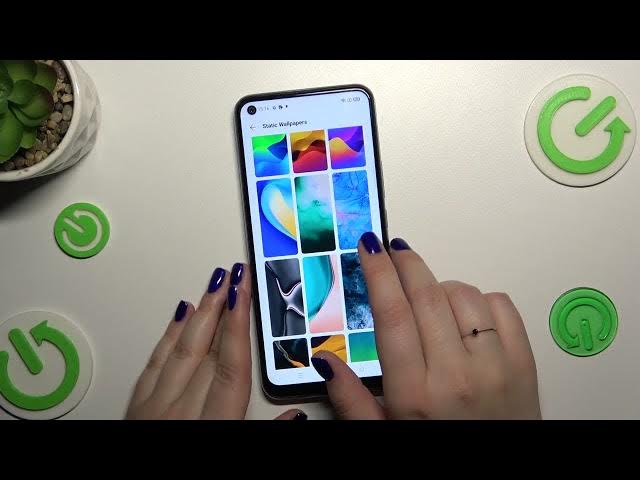 Video thumbnail for How to Customize Lock & Home Screen Wallpapers on a REALME C17