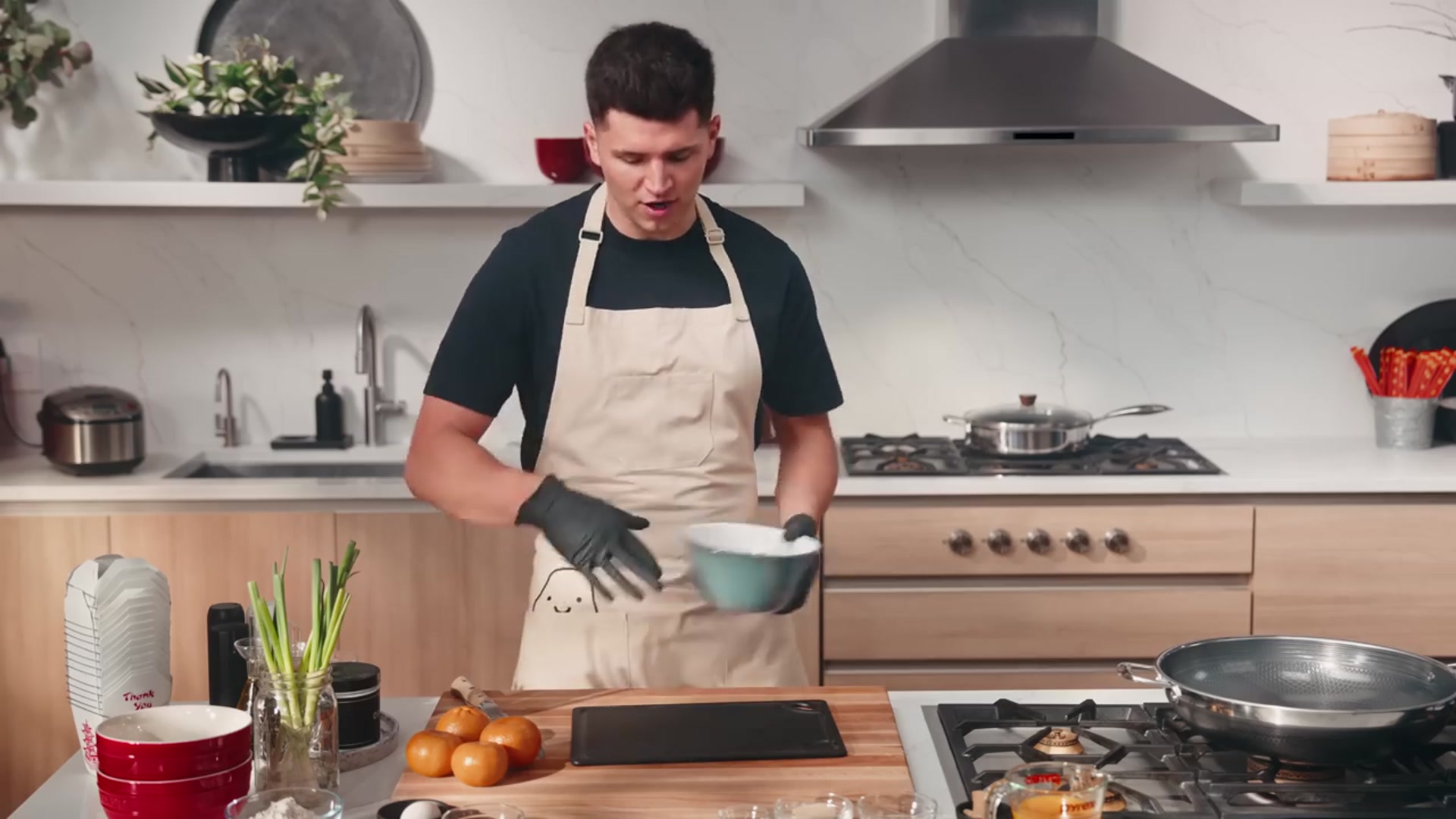 Video thumbnail for Crispy Orange Chicken (Better Than Takeout)(720P_HD)