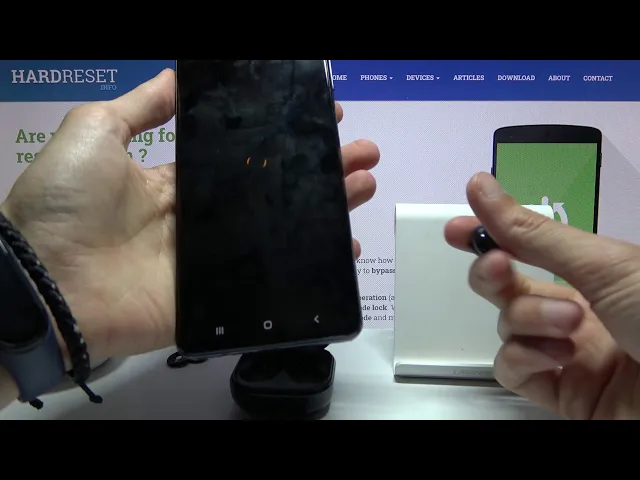 Video thumbnail for Unboxing of SAMSUNG Galaxy Buds Live – First Impression