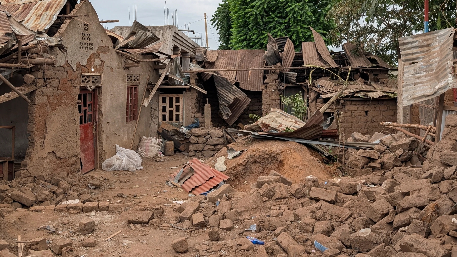 Video thumbnail for DRC accuses Rwanda of peace deal violations as M23 advances in the east