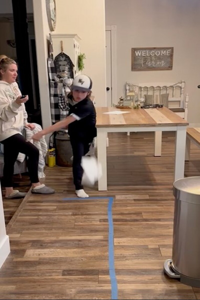 Video thumbnail for Fastest time to fold and throw a paper aircraft  4.94 seconds by Trigg Kesterson