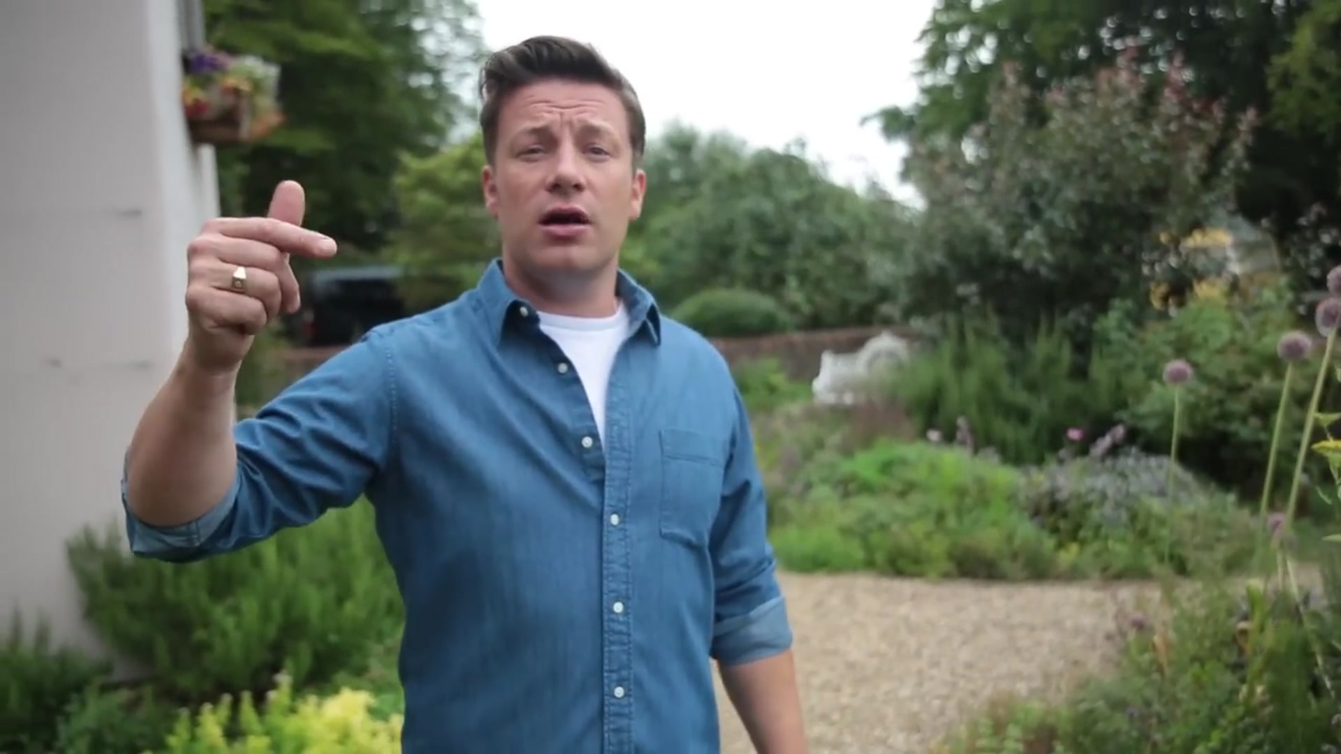 Video thumbnail for BUBBLEGUM HERBS WITH BUDDY PETAL JamiesSuperFood Daily Jamie(720P HD)