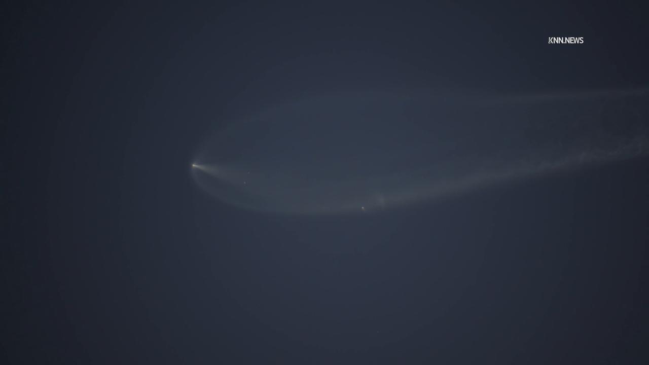 Video thumbnail for US, Los Angeles: Simi Valley SpaceX Starlink Luanch.