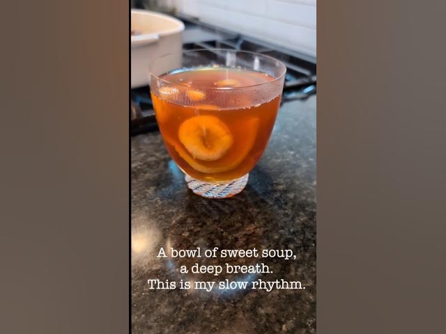 Video thumbnail for Traditional Chinese Snow Pear Soup for Lung Health 🍐✨