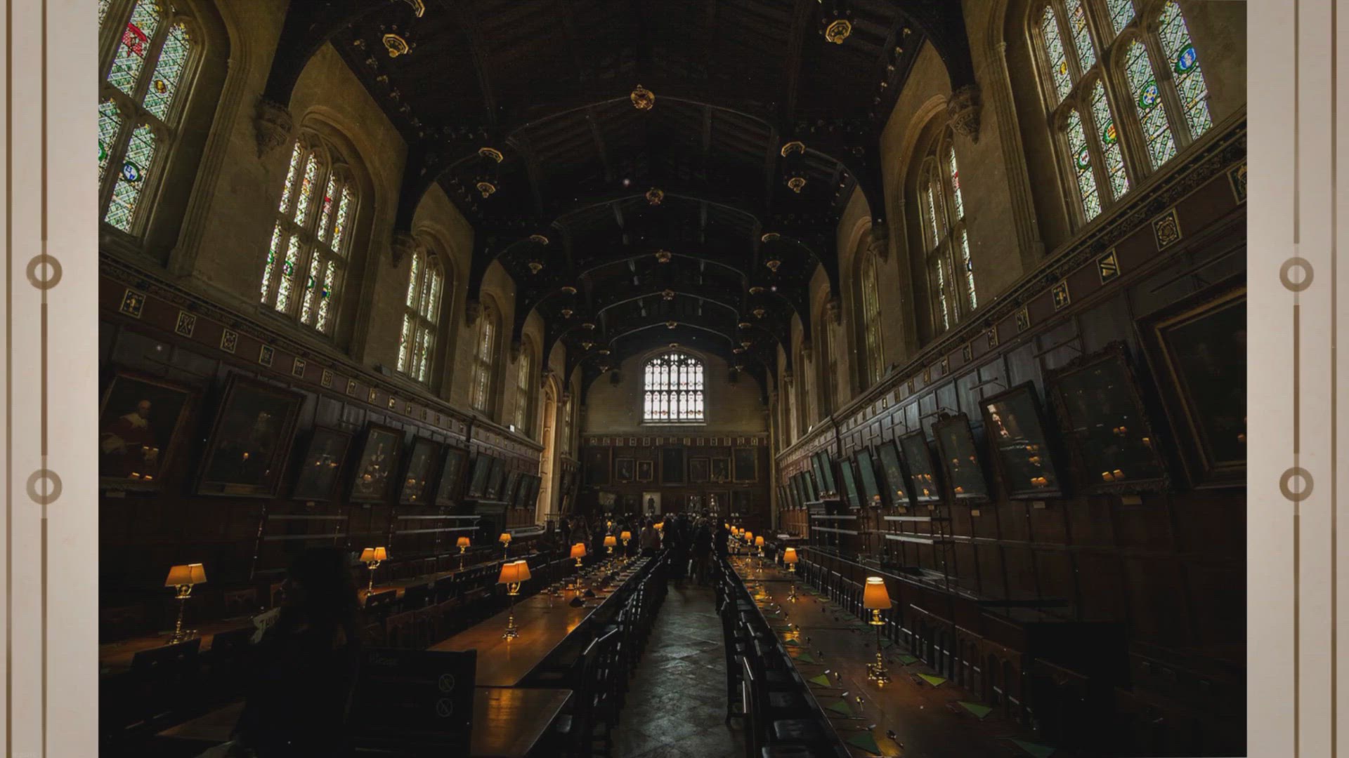 Video thumbnail for La librería en Oporto de Harry Potter en la película