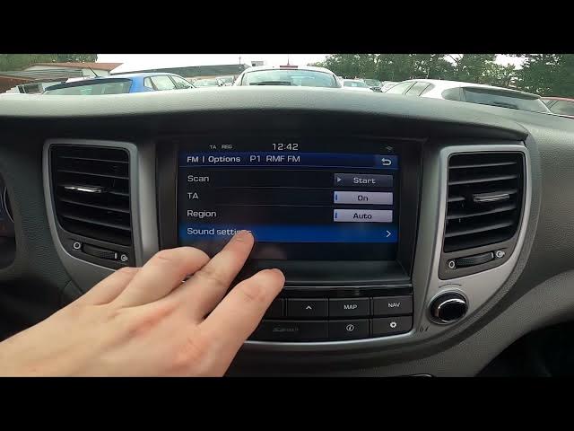 Video thumbnail for How to Enter and Manage Radio Equalizer in Hyundai Tucson III ( 2015 – 2020 )
