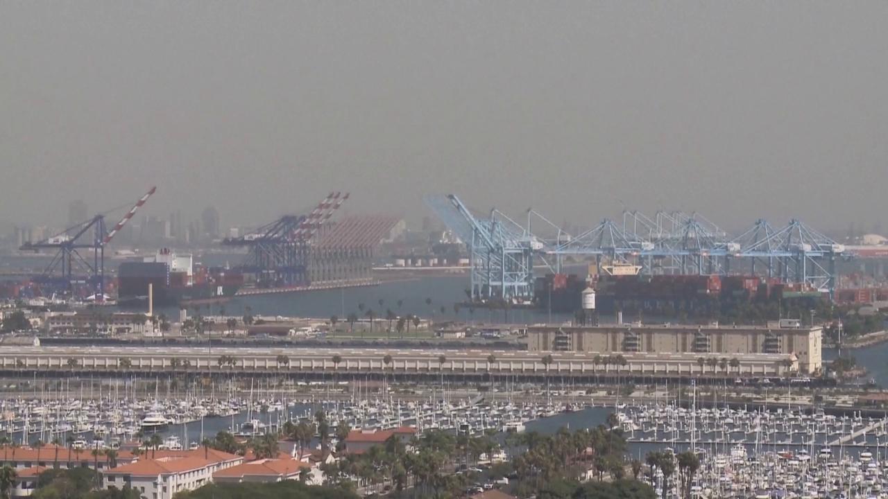 Video thumbnail for US: U.S. clears 35.46-billion-dollar tariff refunds for importers so far.