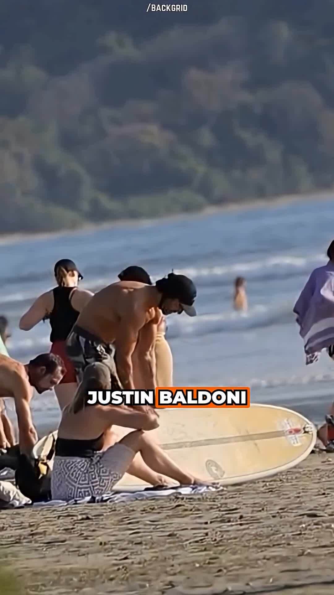 Video thumbnail for Abs in the sun, shade in the texts! #BaldoniSpotted