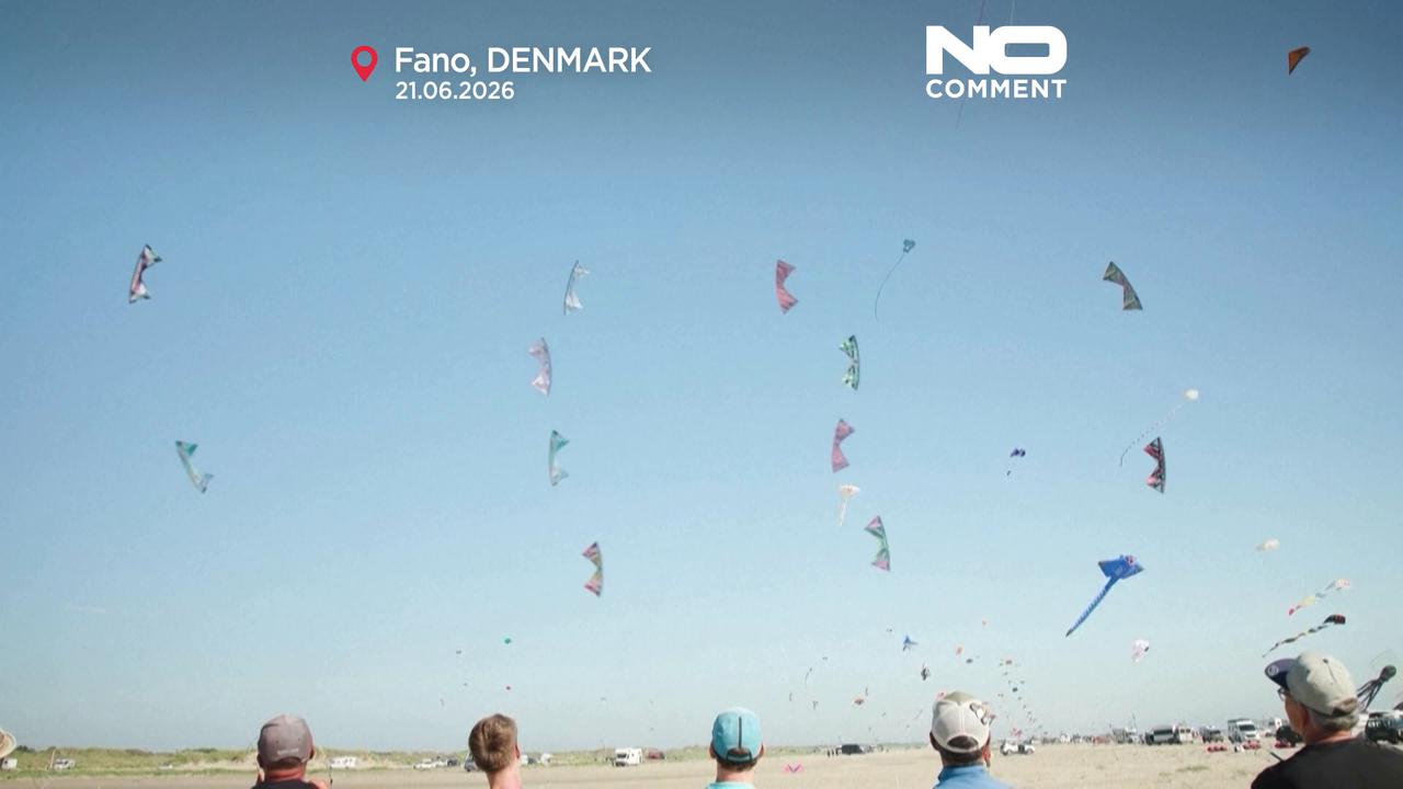 Video thumbnail for World's largest kite festival fills Danish skies with 25,000 kites
