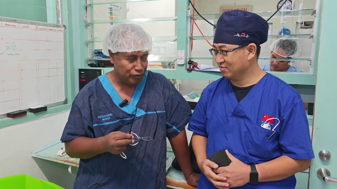Video thumbnail for Australia: Kiribati thanks Chinese medical team for sharing expertise and skills.