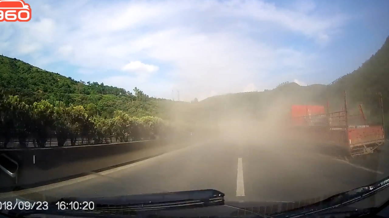 Video thumbnail for Truck Scrapes Guardrail to Stop After Brake Failure in Yunnan