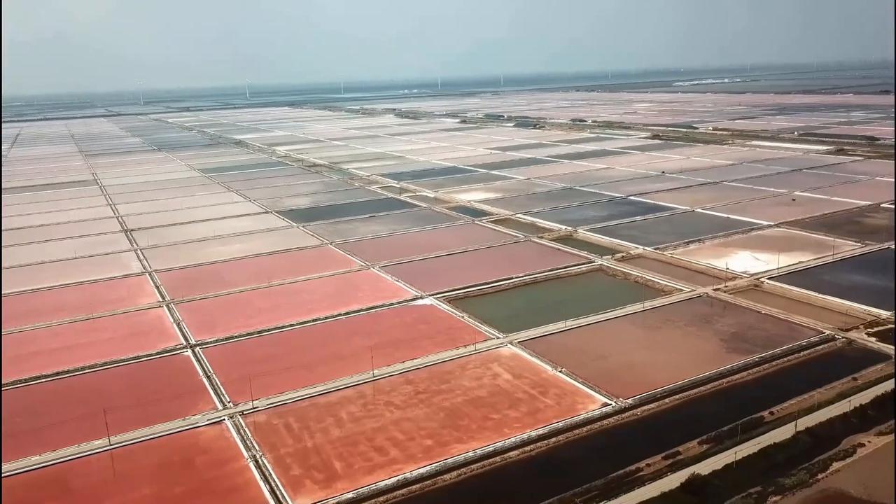 Video thumbnail for China: Guanxi Salt Field.