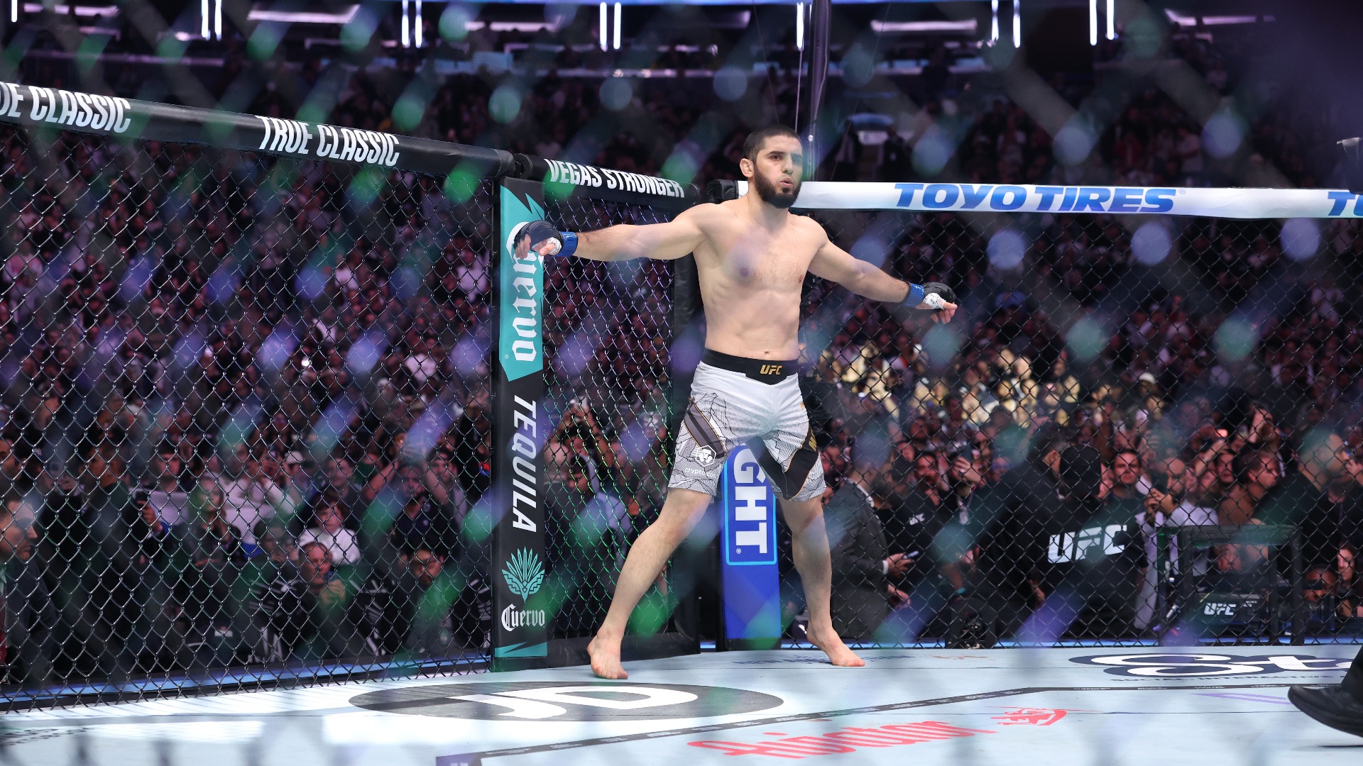 Video thumbnail for UFC's Exciting Calender: Key Fights Including Makhachev & Garry