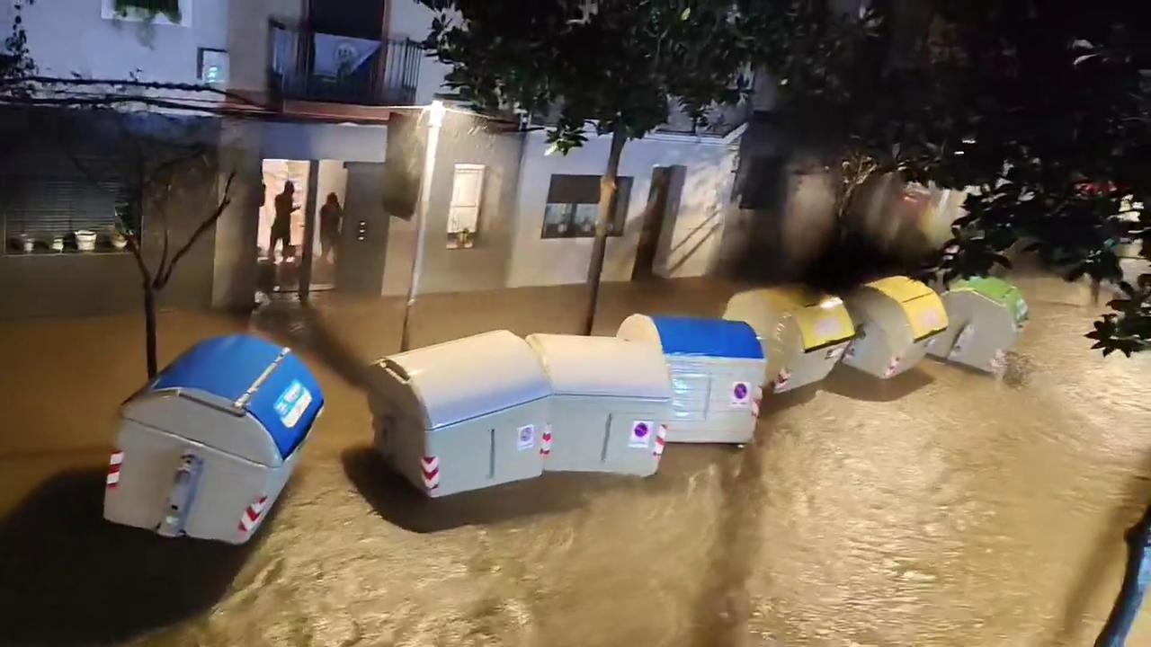 Video thumbnail for Spain: Torrential Rain Causes Flooding in Catalonia, Leaving Two Dead 15.