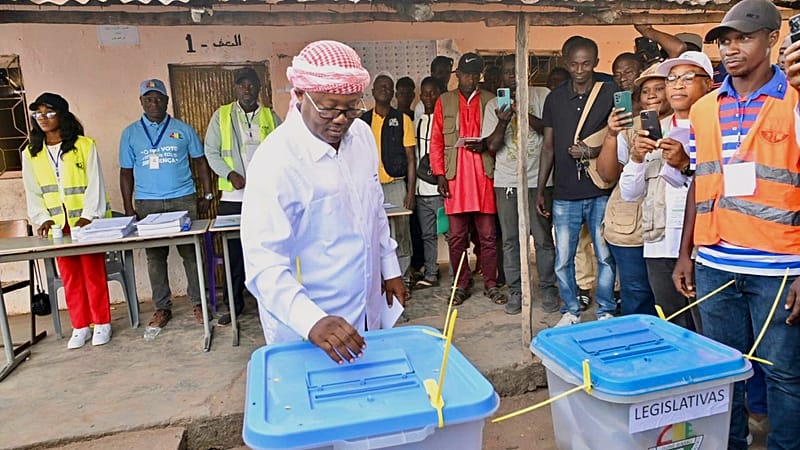 Video thumbnail for Mixed reaction in Guinea-Bissau after ousted president barred from returning