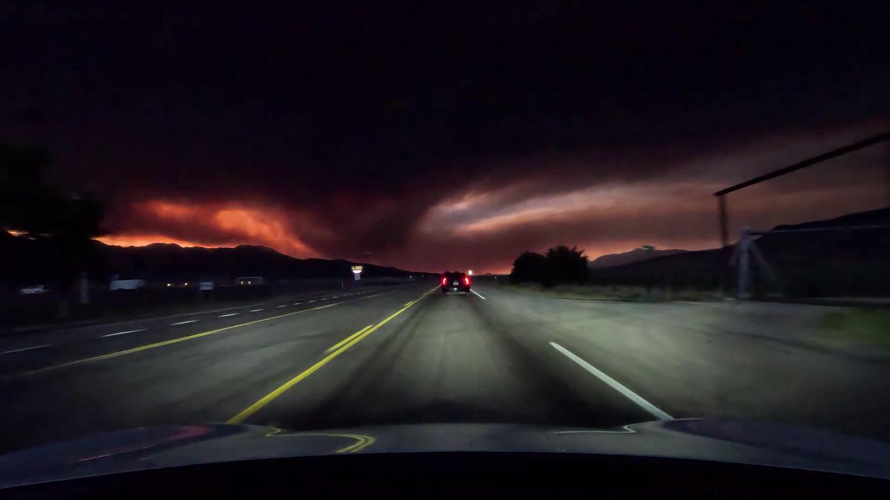 Video thumbnail for US: Cottonwood Fire Burns in Beaver County, Utah, Prompting Evacuations 2.