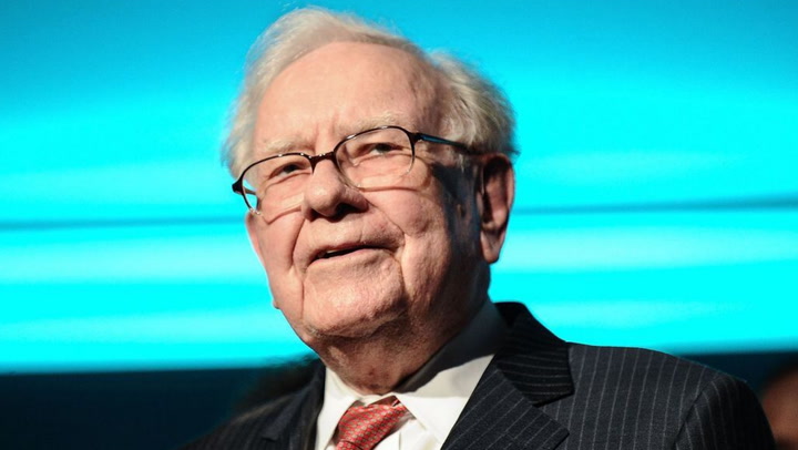 Video thumbnail for Buffett Hits Pause on Billions for Gates Foundation
