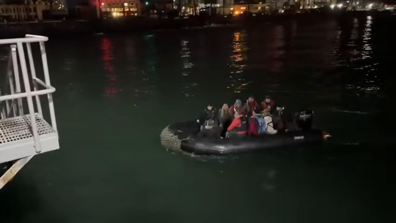 Video thumbnail for Chile: Chile evacuates people stranded by heavy floods in El Loa.
